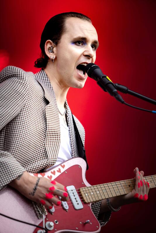 Drangsal auf der Orbit Stage beim Rock am Ring Musikfestival 2022 am Sonntag, dem 05. Juni 2022 auf dem Gelände des Nürburgrings in Nürburg, Reiseland-Pfalz, Deutschland.
+++
Drangsal on the Orbit Stage at the Rock am Ring music festival 2022 on Sunday June 5th 2022 at the Nuerburgring in Nuerburg, Rhineland-Palatine, Germany.