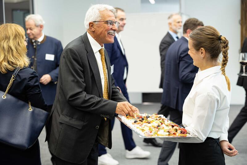 Häppchen beim Bayerischen Bankentag 2024 am 22.11.2024 im HVB-Tower in München.   --  Appetizers at the Bavarian Banking Day 2024 on November 22nd, 2024 in the HVB Tower in Munich, Germany.
