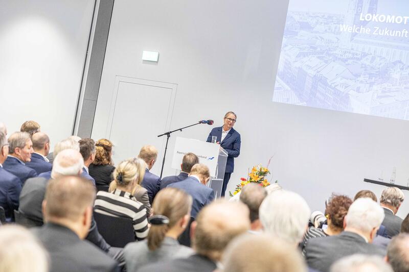 Hypovereinsbank CEO Marion Höllinger beim Bayerischen Bankentag 2024 am 22.11.2024 im HVB-Tower in München.   --  Hypovereinsbank CEO Marion Hoellinger at the Bavarian Banking Day 2024 on November 22nd, 2024 in the HVB Tower in Munich, Germany.