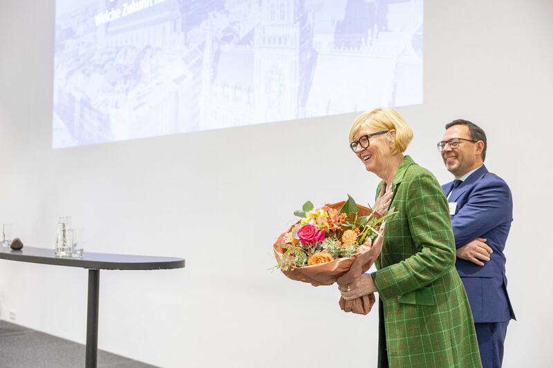 Sabine Heimbach, Markus Huber beim Bayerischen Bankentag 2024 am 22.11.2024 im HVB-Tower in München.   -- Sabine Heimbach, Markus Huber at the Bavarian Banking Day 2024 on November 22nd, 2024 in the HVB Tower in Munich, Germany.