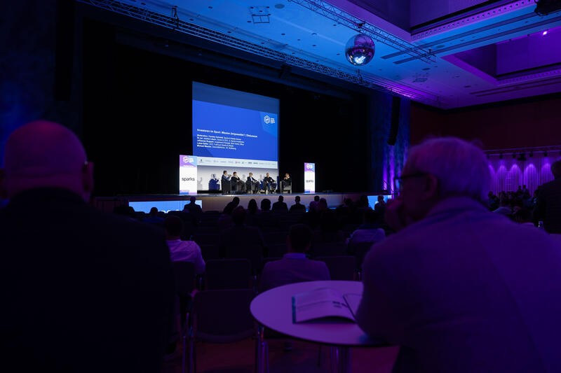Carsten Schmidt, Sports & Media Advisor, Jochen Lösch, JL Sports Investment, Johannes Ruppert, Bolt Family Office,
Lukas Seiler, FullCourt Sports & Media, Michael Meeske, VfL Wolfsburg, beim Sport Marke Medien am Media Day der ISPO 2024, einer Fachmesse und Business-Festival für die Sport-, Lifestyle-, Health- und Techindustrie am 02.12.2024 in München.   --   Carsten Schmidt, Sports & Media Advisor, Jochen Loesch, JL Sports Investment, Johannes Ruppert, Bolt Family Office,
Lukas Seiler, FullCourt Sports & Media, Michael Meeske, VfL Wolfsburg, at the Sport Marke Medien at the Media Day of the ISPO 2024, a trade fair and business festival fot the sports, lifestyle and tech industry on December 2nd, 2024 in Munich, Germany.
