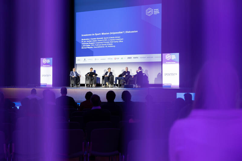 Carsten Schmidt, Sports & Media Advisor, Jochen Lösch, JL Sports Investment, Johannes Ruppert, Bolt Family Office,
Lukas Seiler, FullCourt Sports & Media, Michael Meeske, VfL Wolfsburg, beim Sport Marke Medien am Media Day der ISPO 2024, einer Fachmesse und Business-Festival für die Sport-, Lifestyle-, Health- und Techindustrie am 02.12.2024 in München.   --   Carsten Schmidt, Sports & Media Advisor, Jochen Loesch, JL Sports Investment, Johannes Ruppert, Bolt Family Office,
Lukas Seiler, FullCourt Sports & Media, Michael Meeske, VfL Wolfsburg, at the Sport Marke Medien at the Media Day of the ISPO 2024, a trade fair and business festival fot the sports, lifestyle and tech industry on December 2nd, 2024 in Munich, Germany.