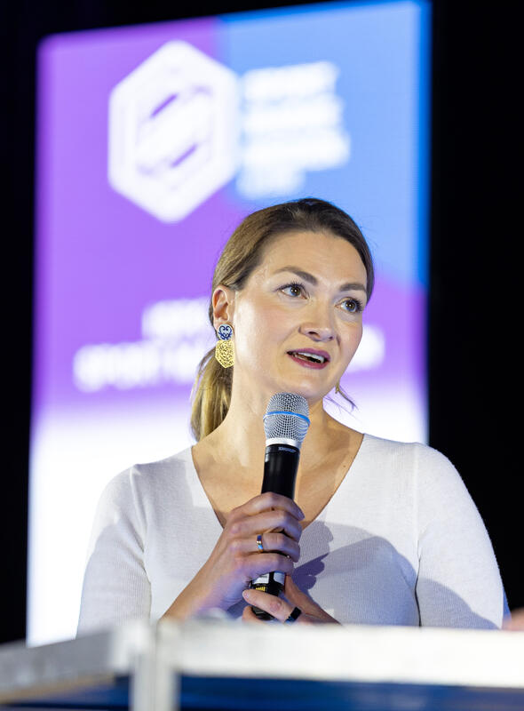 Gesundheitsministerin Judith Gerlach ( CSU ) beim Sport Marke Medien am Media Day der ISPO 2024, einer Fachmesse und Business-Festival für die Sport-, Lifestyle-, Health- und Techindustrie am 02.12.2024 in München.   --   Health Minister Judith Gerlach ( CSU ) at the Sport Marke Medien at the Media Day of the ISPO 2024, a trade fair and business festival fot the sports, lifestyle and tech industry on December 2nd, 2024 in Munich, Germany.