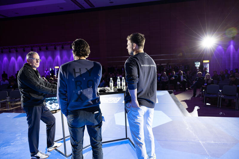 Moritz Fürste, Gründer HYROX, Arne Freundt, CEO Puma SE, beim Sport Marke Medien am Media Day der ISPO 2024, einer Fachmesse und Business-Festival für die Sport-, Lifestyle-, Health- und Techindustrie am 02.12.2024 in München.   --    Moritz Fuerste, Founder HYROX, Arne Freundt, CEO Puma SE, at the Sport Marke Medien at the Media Day of the ISPO 2024, a trade fair and business festival fot the sports, lifestyle and tech industry on December 2nd, 2024 in Munich, Germany.