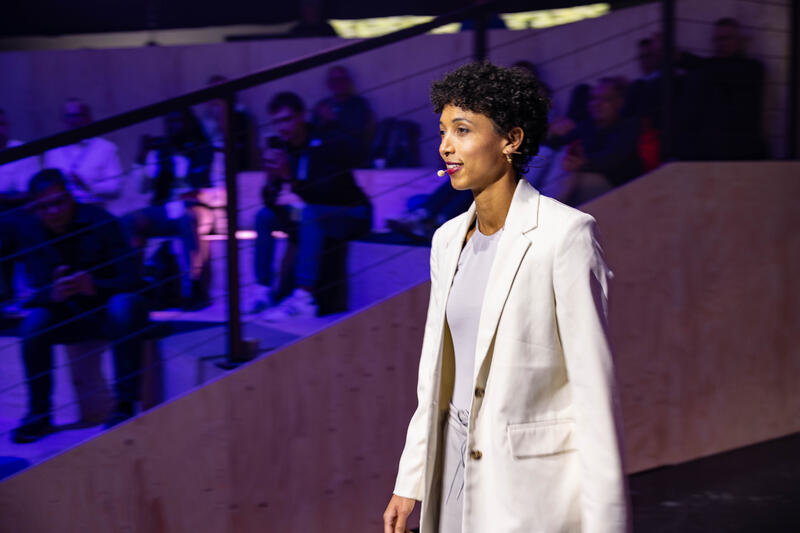 Olympiasiegerin Malaika Mihambo wird am 4.12.2024 auf der ISPO, einer Fachmesse und Business-Festival für die Sport-, Lifestyle-, Health- und Techindustrie, in München interviewt. -- Olympic Gold Medalist Malaika Mihambo getting interviewed at the ISPO, a trade fair and business festival fot the sports, lifestyle and tech industry, on Decmeber 4, 2024 in Munich, Germany