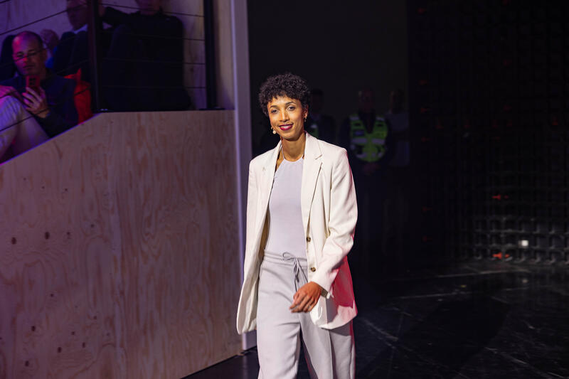 Olympiasiegerin Malaika Mihambo wird am 4.12.2024 auf der ISPO, einer Fachmesse und Business-Festival für die Sport-, Lifestyle-, Health- und Techindustrie, in München interviewt. -- Olympic Gold Medalist Malaika Mihambo getting interviewed at the ISPO, a trade fair and business festival fot the sports, lifestyle and tech industry, on Decmeber 4, 2024 in Munich, Germany