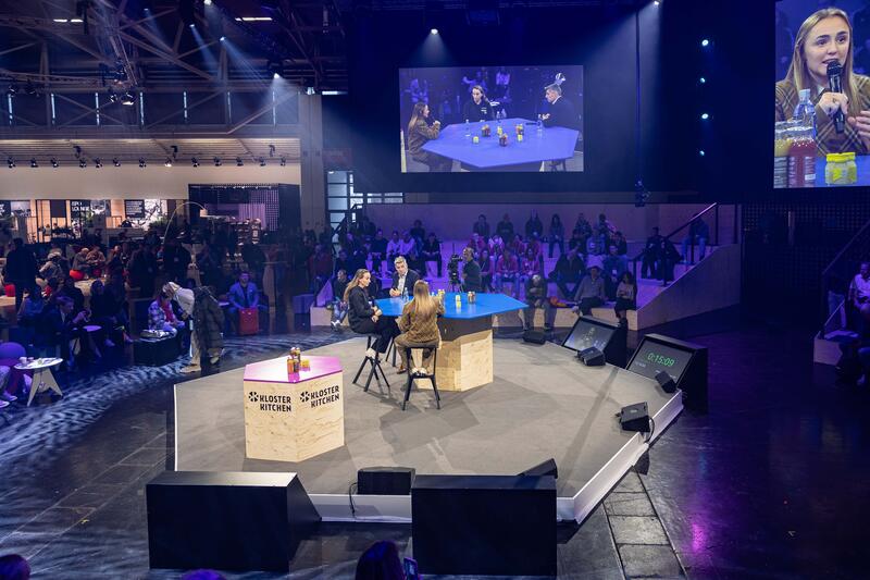 Georgia Stanway, England Lioness and FC Bayern Munich Midfielder, Kosovare Asllani, Laureus Ambassador and Swedish National Striker, Ned Wills, CEO
Laureus Sport for Good Foundation International, am 4.12.2024 auf der ISPO, einer Fachmesse und Business-Festival für die Sport-, Lifestyle-, Health- und Techindustrie, in München. -- Georgia Stanway, England Lioness and FC Bayern Munich Midfielder, Kosovare Asllani, Laureus Ambassador and Swedish National Striker, Ned Wills, CEO
Laureus Sport for Good Foundation International, at the ISPO, a trade fair and business festival fot the sports, lifestyle and tech industry, on Decmeber 4, 2024 in Munich, Germany.