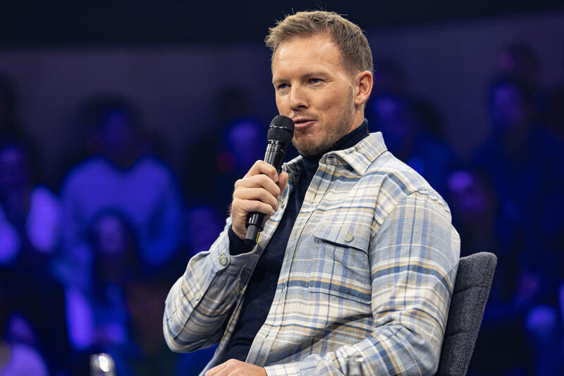 Der deutsche Fußball Bundestrainer Julian Nagelsmann wird am 5.12.2024 auf der ISPO, einer Fachmesse und Business-Festival für die Sport-, Lifestyle-, Health- und Techindustrie, in München von Katharina Kleinfeldt interviewt. -- The German football national coach Julian Nagelsmann getting interviewed by Katharina Kleinfeldt at the ISPO, a trade fair and business festival fot the sports, lifestyle and tech industry, on Decmeber 5, 2024 in Munich, Germany.