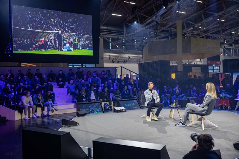 Der deutsche Fußball Bundestrainer Julian Nagelsmann wird am 5.12.2024 auf der ISPO, einer Fachmesse und Business-Festival für die Sport-, Lifestyle-, Health- und Techindustrie, in München von Katharina Kleinfeldt interviewt. -- The German football national coach Julian Nagelsmann getting interviewed by Katharina Kleinfeldt at the ISPO, a trade fair and business festival fot the sports, lifestyle and tech industry, on Decmeber 5, 2024 in Munich, Germany.
