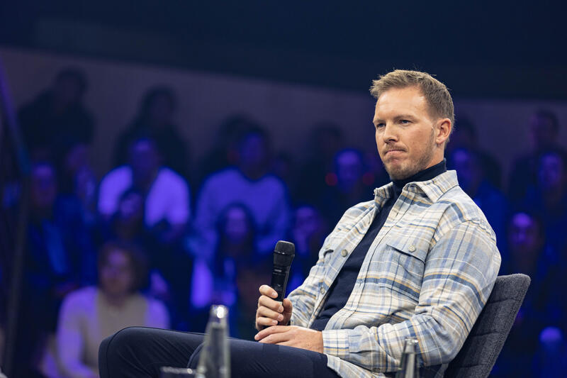 Der deutsche Fußball Bundestrainer Julian Nagelsmann wird am 5.12.2024 auf der ISPO, einer Fachmesse und Business-Festival für die Sport-, Lifestyle-, Health- und Techindustrie, in München von Katharina Kleinfeldt interviewt. -- The German football national coach Julian Nagelsmann getting interviewed by Katharina Kleinfeldt at the ISPO, a trade fair and business festival fot the sports, lifestyle and tech industry, on Decmeber 5, 2024 in Munich, Germany.