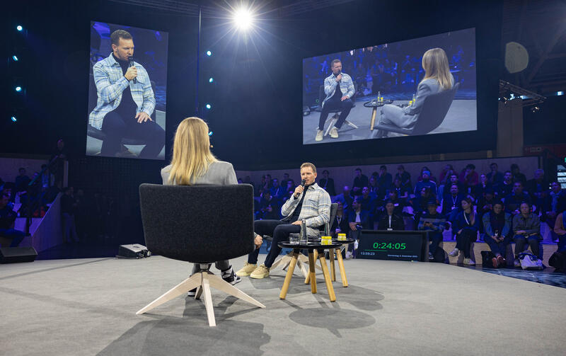 Der deutsche Fußball Bundestrainer Julian Nagelsmann wird am 5.12.2024 auf der ISPO, einer Fachmesse und Business-Festival für die Sport-, Lifestyle-, Health- und Techindustrie, in München von Katharina Kleinfeldt interviewt. -- The German football national coach Julian Nagelsmann getting interviewed by Katharina Kleinfeldt at the ISPO, a trade fair and business festival fot the sports, lifestyle and tech industry, on Decmeber 5, 2024 in Munich, Germany.