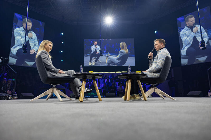 Der deutsche Fußball Bundestrainer Julian Nagelsmann wird am 5.12.2024 auf der ISPO, einer Fachmesse und Business-Festival für die Sport-, Lifestyle-, Health- und Techindustrie, in München von Katharina Kleinfeldt interviewt. -- The German football national coach Julian Nagelsmann getting interviewed by Katharina Kleinfeldt at the ISPO, a trade fair and business festival fot the sports, lifestyle and tech industry, on Decmeber 5, 2024 in Munich, Germany.