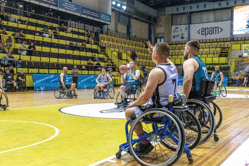 Das erste nationale Veteranen-Basketballturnier der Ukraine fand  am 10. und 11. Mai 2025 in der Veneto Sports-Anlage in Kyiv statt. Bisher gab es solche Turniere nur auf regionaler Ebene.  The first national Veterans basketball tournament in Ukraine took place on 10 and 11 May 2025 at the Veneto Sports facility in Kyiv. Previously, such tournaments had only been held at regional level.