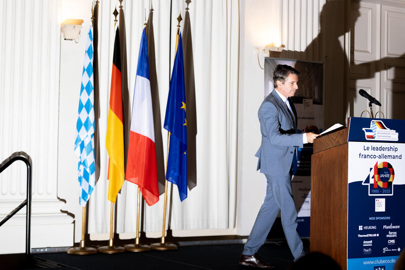 Bayerns Europaminister Eric Beißwenger bei der Feier zu 40 Jahre Club Éco - Deutsch-französischer Wirtschaftsclub in Bayern am 15.05.2025 im Max-Joseph-Saal der Residenz in München.   --  Bavaria's Europe Minister Eric Beissenwenger at the celebration of 40 years of the Club Eco - German-French Economic Club in Bavaria on May 15, 2025 in the Max-Joseph-Saal in the residence in Munich, Germany.