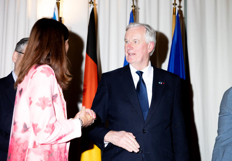 Doris Birkhofer, Président & CEO Siemens – France BeLux Maghreb Region, Michel Barnier, LR, ehem. Premierminister, Außenminister, Landwirtschaftsminister, EU- Kommissar, bei der Feier zu 40 Jahre Club Éco - Deutsch-französischer Wirtschaftsclub in Bayern am 15.05.2025 im Max-Joseph-Saal der Residenz in München.   --   Doris Birkhofer, Président & CEO Siemens – France BeLux Maghreb Region, Michel Barnier, LR, former prime minister of France and EU commissioner, at the celebration of 40 years of the Club Eco - German-French Economic Club in Bavaria on May 15, 2025 in the Max-Joseph-Saal in the residence in Munich, Germany.