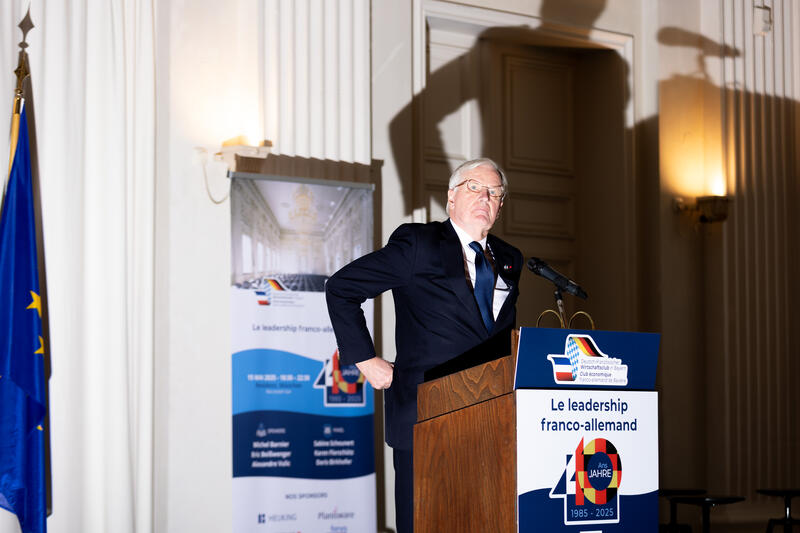 Michel Barnier, LR, ehem. Premierminister, Außenminister, Landwirtschaftsminister, EU- Kommissar, bei der Feier zu 40 Jahre Club Éco - Deutsch-französischer Wirtschaftsclub in Bayern am 15.05.2025 im Max-Joseph-Saal der Residenz in München.   --   Michel Barnier, LR, former prime minister of France and EU commissioner, at the celebration of 40 years of the Club Eco - German-French Economic Club in Bavaria on May 15, 2025 in the Max-Joseph-Saal in the residence in Munich, Germany.