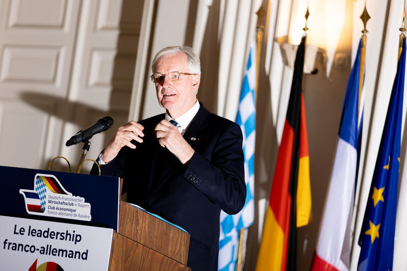 Michel Barnier, LR, ehem. Premierminister, Außenminister, Landwirtschaftsminister, EU- Kommissar, bei der Feier zu 40 Jahre Club Éco - Deutsch-französischer Wirtschaftsclub in Bayern am 15.05.2025 im Max-Joseph-Saal der Residenz in München.   --   Michel Barnier, LR, former prime minister of France and EU commissioner, at the celebration of 40 years of the Club Eco - German-French Economic Club in Bavaria on May 15, 2025 in the Max-Joseph-Saal in the residence in Munich, Germany.