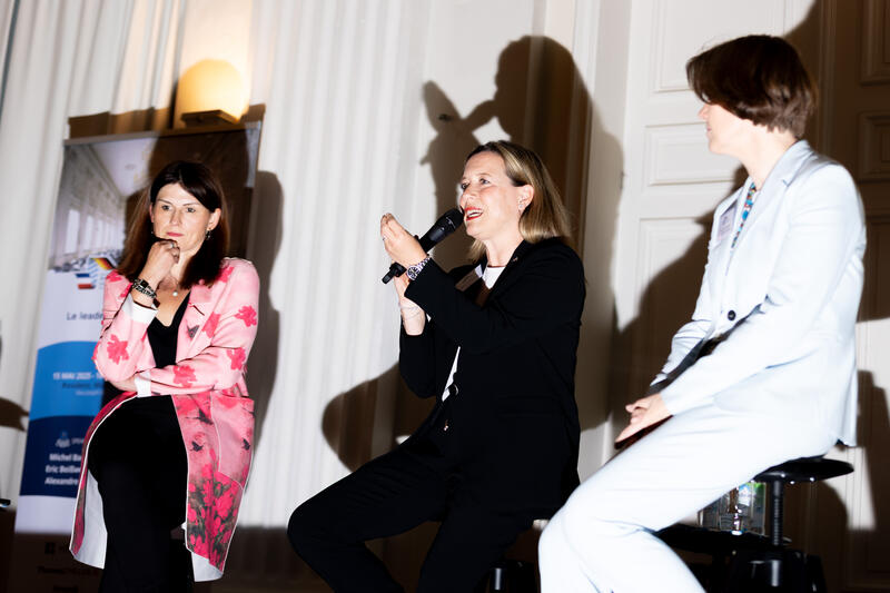 Doris Birkhofer, Président & CEO Siemens – France BeLux Maghreb Region, Sabine Scheunert, Vorsitzende der Geschäftsführung Zentraleuropa, DASSAULT Systèmes Deutschland GmbH, Karen Florschütz, Executive Vice President Connected Intelligence, Airbus Defence and Space, bei der Feier zu 40 Jahre Club Éco - Deutsch-französischer Wirtschaftsclub in Bayern am 15.05.2025 im Max-Joseph-Saal der Residenz in München.   --   Doris Birkhofer, Président & CEO Siemens – France BeLux Maghreb Region, Sabine Scheunert, General Manager Central Europe DASSAULT Systèmes Deutschland GmbH, Karen Florschuetz, Executive Vice President Connected Intelligence, Airbus Defence and Space, at the celebration of 40 years of the Club Eco - German-French Economic Club in Bavaria on May 15, 2025 in the Max-Joseph-Saal in the residence in Munich, Germany.