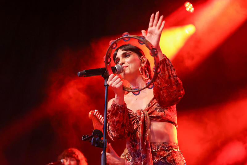 Die Musikerin Liraz beim Konzert bei den Musikfestwochen am 11.08.2022 in Winterthur, Schweiz.    The musician Liraz in concert at the Musikfestwochen on 11 August 2022 in Winterthur, Switzerland.