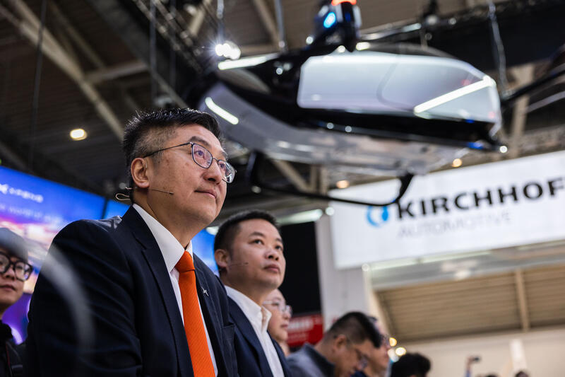 Brian Gu Hongdi, vice chairman, He Xiaopeng, chairman, bei der Pressekonferenz von Guangzhou Xiaopeng Motors Technology Co., Ltd. - XPeng Motors am Media Day der IAA Mobility am 08.09.2025 in München.   --    Brian Gu Hongdi, vice chairman, He Xiaopeng, chairman, at the press conference of Guangzhou Xiaopeng Motors Technology Co., Ltd. - XPeng Motors on the Media Day of the IAA Mobility on Septmber 08, 2025 in Munich, Germany.