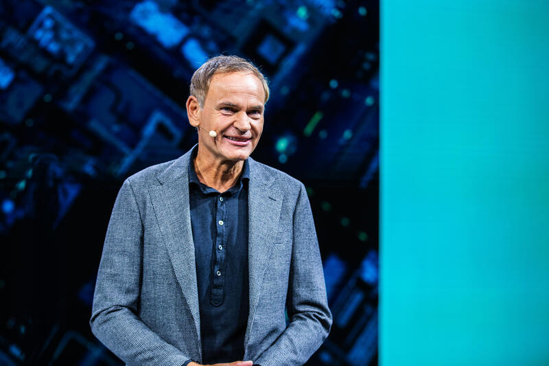 Vorstandsvorsitzender Oliver Blume bei der Pressekonferenz von Volkswagen Gruppe am Media Day der IAA Mobility am 08.09.2025 in München.   --   CEO Oliver Blume at the press conference of Volkswagen Group on the Media Day of the IAA Mobility on Septmber 08, 2025 in Munich, Germany.
