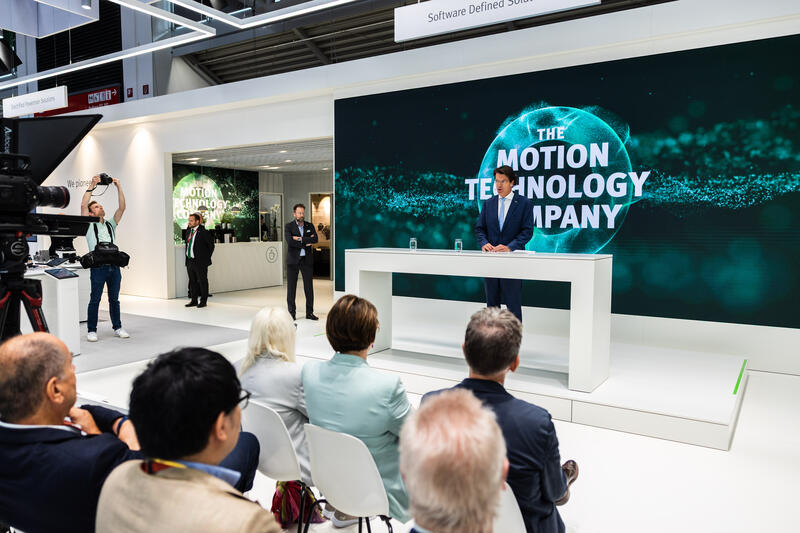 Klaus Rosenfeld, CEO, bei der Pressekonferenz von Schaeffler Technologies AG & Co. KG am Media Day der IAA Mobility am 08.09.2025 in München.   --   Klaus Rosenfeld, CEO, at the press conference of Schaeffler Technologies AG & Co. KG on the Media Day of the IAA Mobility on Septmber 08, 2025 in Munich, Germany.