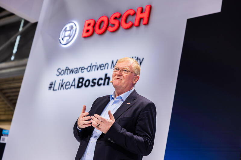 Stefan Hartung (CEO, CTO, & CDO) bei der Pressekonferenz von Robert Bosch GmbH am Media Day der IAA Mobility am 08.09.2025 in München.   --    Stefan Hartung (CEO, CTO, & CDO) at the press conference of Robert Bosch GmbH on the Media Day of the IAA Mobility on Septmber 08, 2025 in Munich, Germany.