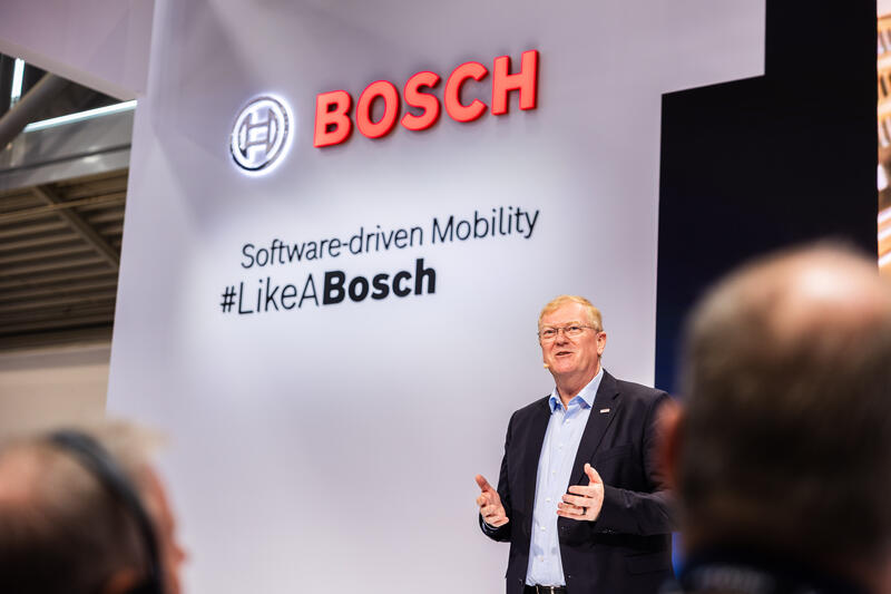 Stefan Hartung (CEO, CTO, & CDO) bei der Pressekonferenz von Robert Bosch GmbH am Media Day der IAA Mobility am 08.09.2025 in München.   --    Stefan Hartung (CEO, CTO, & CDO) at the press conference of Robert Bosch GmbH on the Media Day of the IAA Mobility on Septmber 08, 2025 in Munich, Germany.