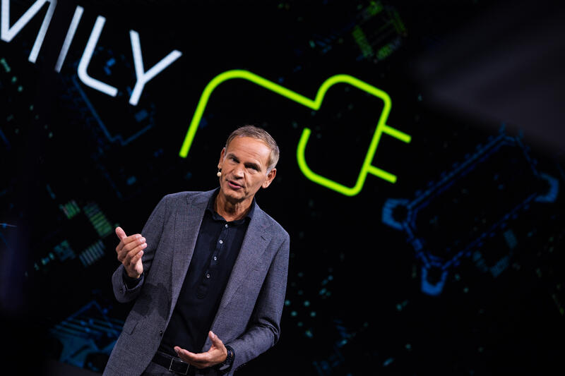 Vorstandsvorsitzender Oliver Blume bei der Pressekonferenz von Volkswagen Gruppe am Media Day der IAA Mobility am 08.09.2025 in München.   --   CEO Oliver Blume at the press conference of Volkswagen Group on the Media Day of the IAA Mobility on Septmber 08, 2025 in Munich, Germany.