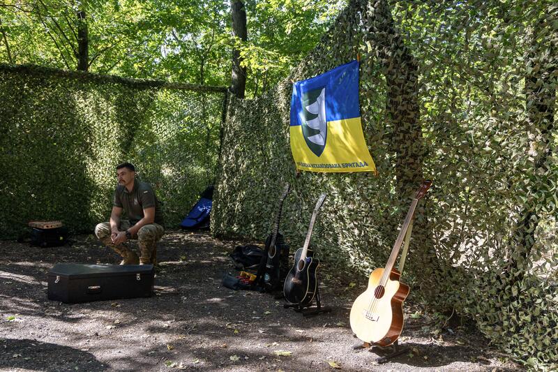 Konzert der Cultural Forces in einem Trainingscamp der 156. Brigade, fotografiert am 7. September 2025.      Cultural Forces concert at a trainig camp of the 156. Brigade. Photographed on September 7, 2025.