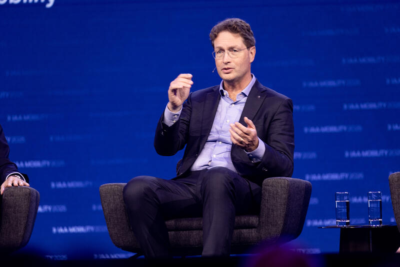 Ola Källenius, CEO Mercedes-Benz, bei der IAA Conference auf der IAA Mobility am 09.09.2025 in München.   --   Ola Källenius, CEO Mercedes-Benz, at the IAA Conference at the IAA Mobility on September 9, 2025 in Munich, Germany.