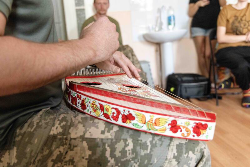 Mikhailo Volk an der Gusla. Fotografiert am 9. September 2025.     Mikhailo Volk at the Gusla. Photographed on 9 September 2025.