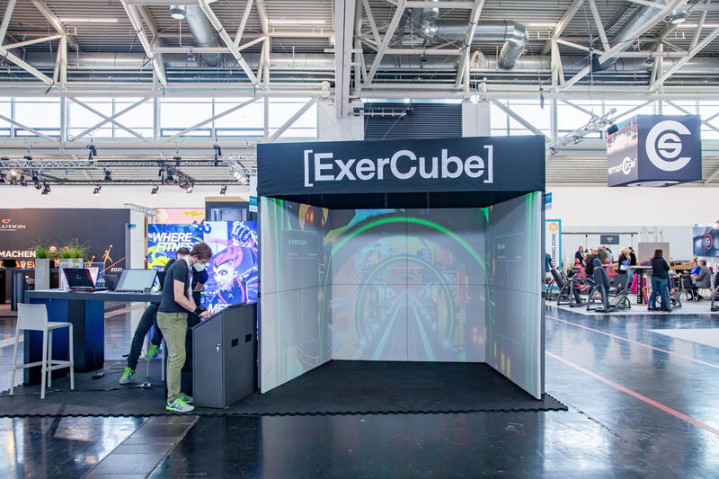 Exercube bei der FitnessConnect Messe am 19.11.2021 in München.  - Exercube at the Fitness Connect trade fair on November 19, 2021 in Munich, Germany.