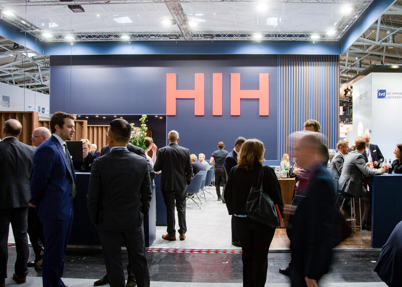 HIH bei der 24. Internationale Fachmesse für Immobilien und Investitionen Expo Real am 5.10.2022 in München. Seit 1998 findet die Fachmesse für Immobilien und Investitionen jährlich im Oktober in der bayerischen Landeshauptstadt München statt. Heuer vom 4.10.2022 bis zum 6.10.2022. - HIH Real Estate at the 24th International Trade Fair for Property and Investment Expo Real in Munich, Germany on October 5, 2022. Since 1998 the Real Expo has taken place in Munich, this year from October 4 until October 6.
