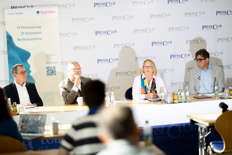 Freiheit auf Vorrat im Presseclub München - von Alexander Pohl