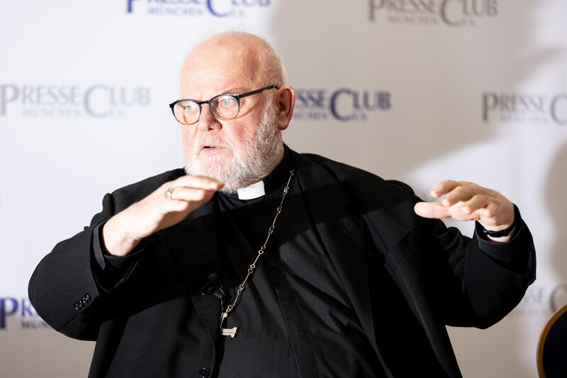 Der Kardinal von München und Freising Reinhard Marx spricht am 09.12.2025 zu Themen der Kirche und Politik im Presseclub München.   --   The cardinal of Munich and Freising Reinhard Marx talks in the Pressclub in Munich, Germany on December 9, 2025 on topics of the church and politics.