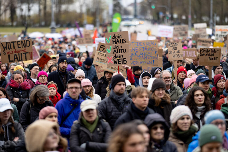 München: Protest gegen sexualisierte Gewalt im Internet - von Alexander Pohl