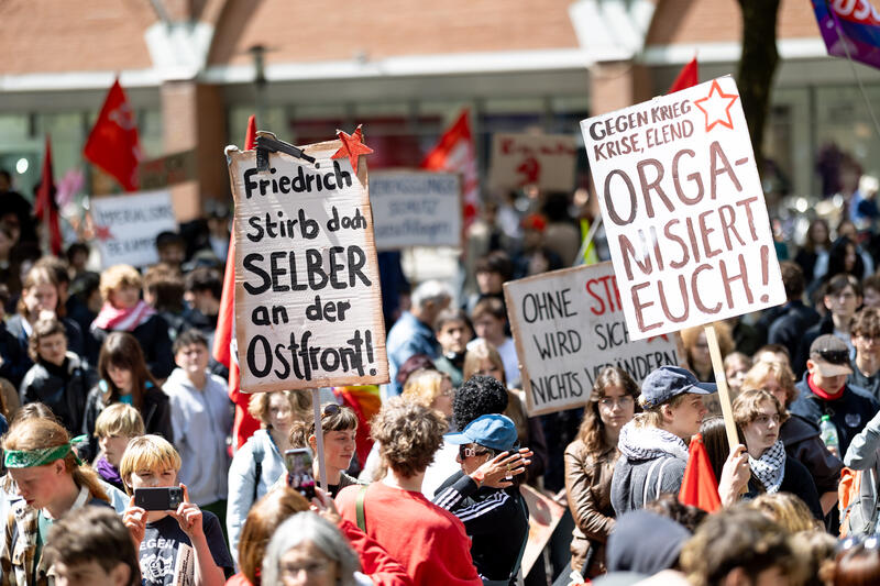 Schulstreik gegen Wehrpflicht in München - von Alexander Pohl