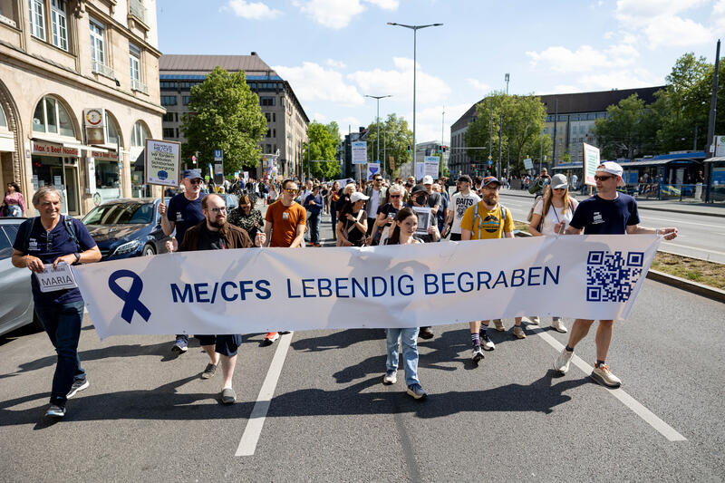 Liegenddemo von ME/CFS-Betroffenen in München - von Alexander Pohl