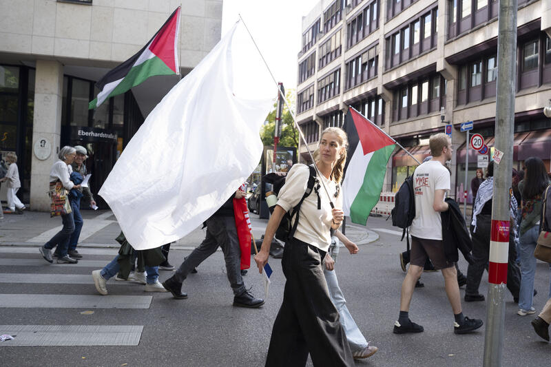 Friedensdemo in Stuttgart - von Lara Schütz