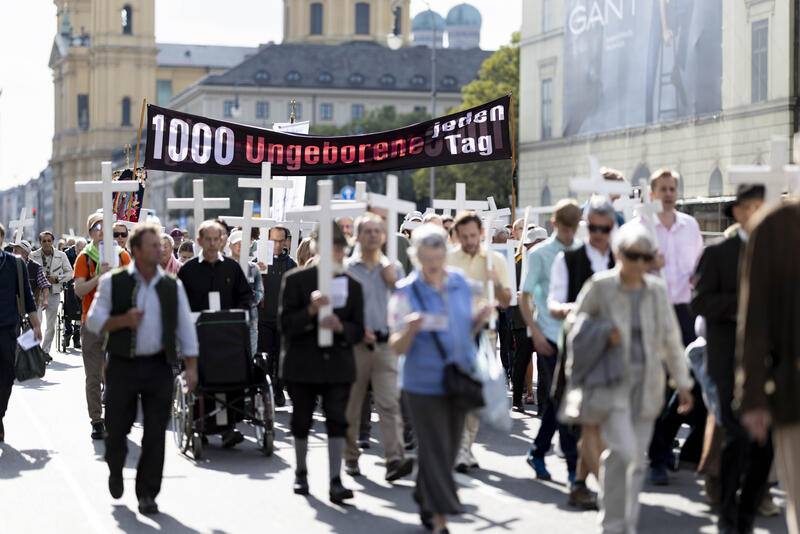 1000-Kreuze-Marsch 2026 und Gegenprotest in München - von Alexander Pohl und Benjamin Gillmann