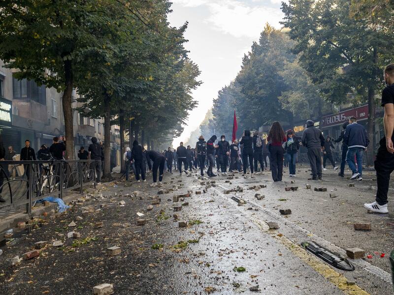 Studierendenproteste in Tirana, Albanien - von Raimond Lueppken
